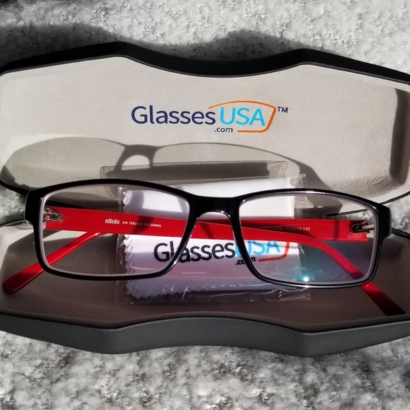 Glasses - Picture 5 of 8